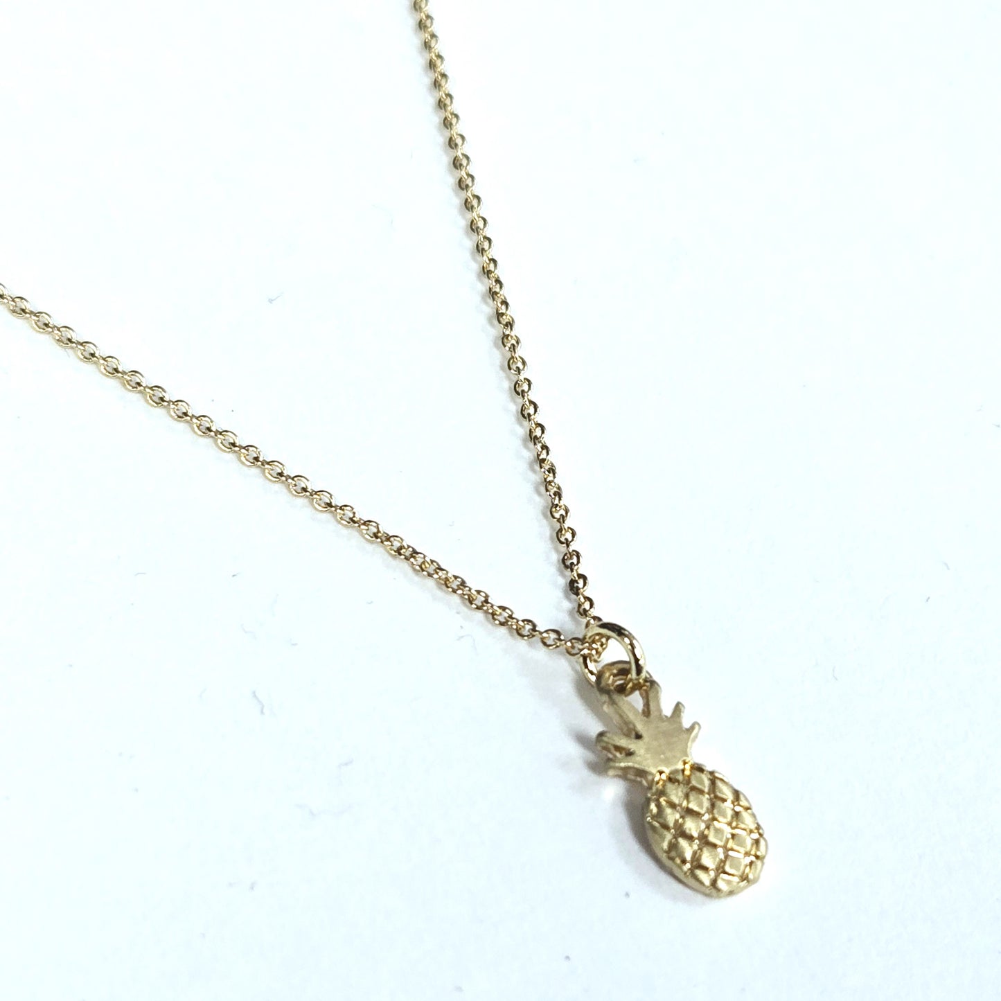 N0586 16839 Pineapple Pendant Necklaces