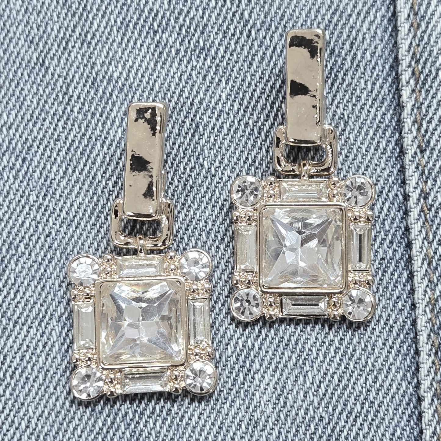 E1233 25E2072 Square Shape Rhinestone Deco Dangle Earrings