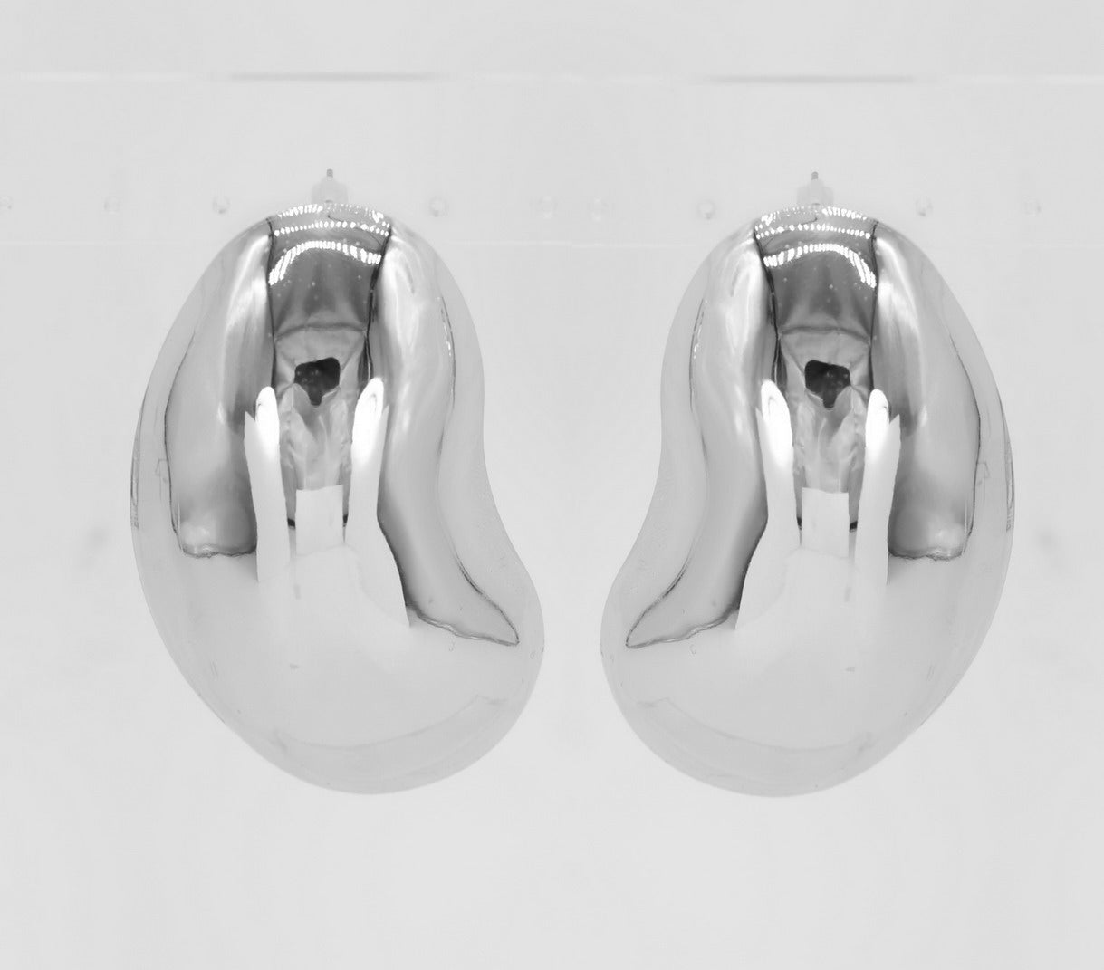 E0522 25E5473 Metal Curved Oval Bean Design Drop Post Earrings