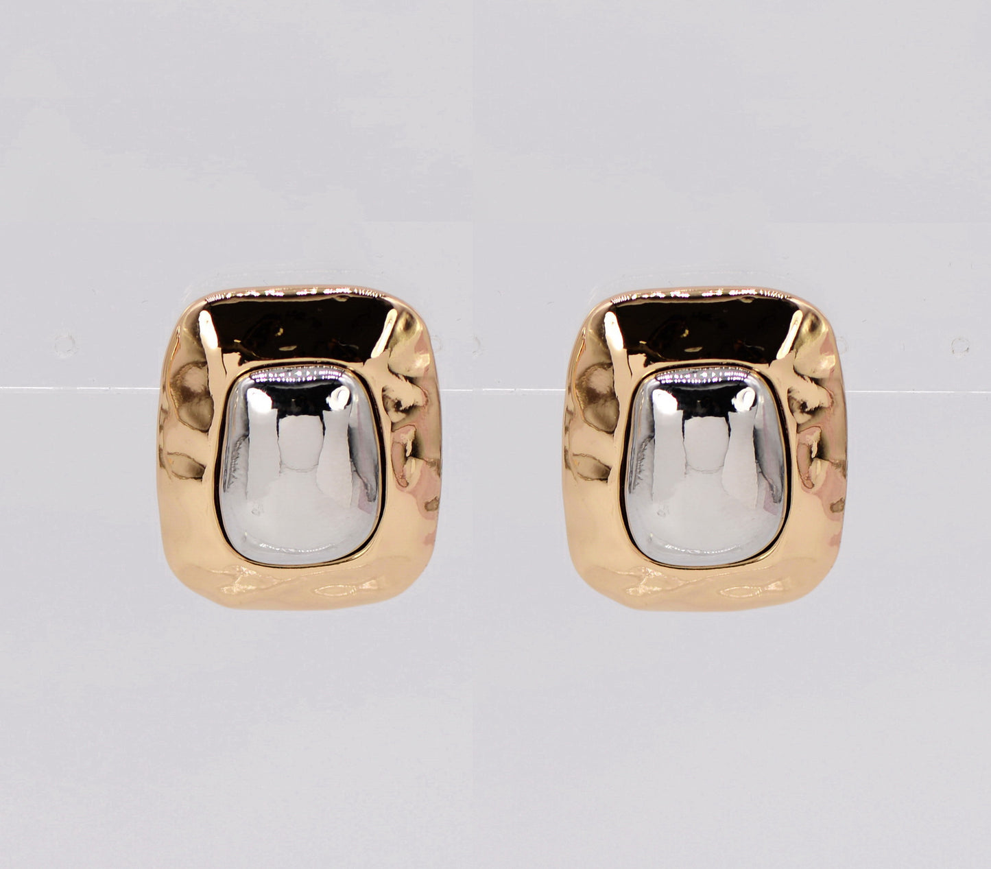 E2492 | Hammered Rectangle Accent Earrings | 25E6056