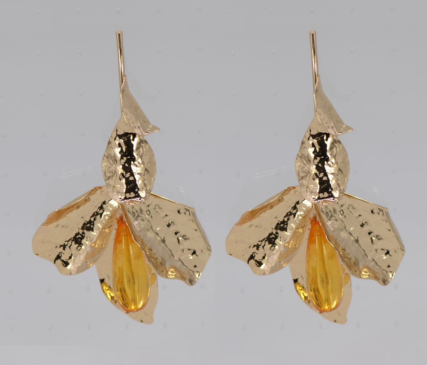 E0261 | Sculpted Petal Statement Earrings | 25E6079