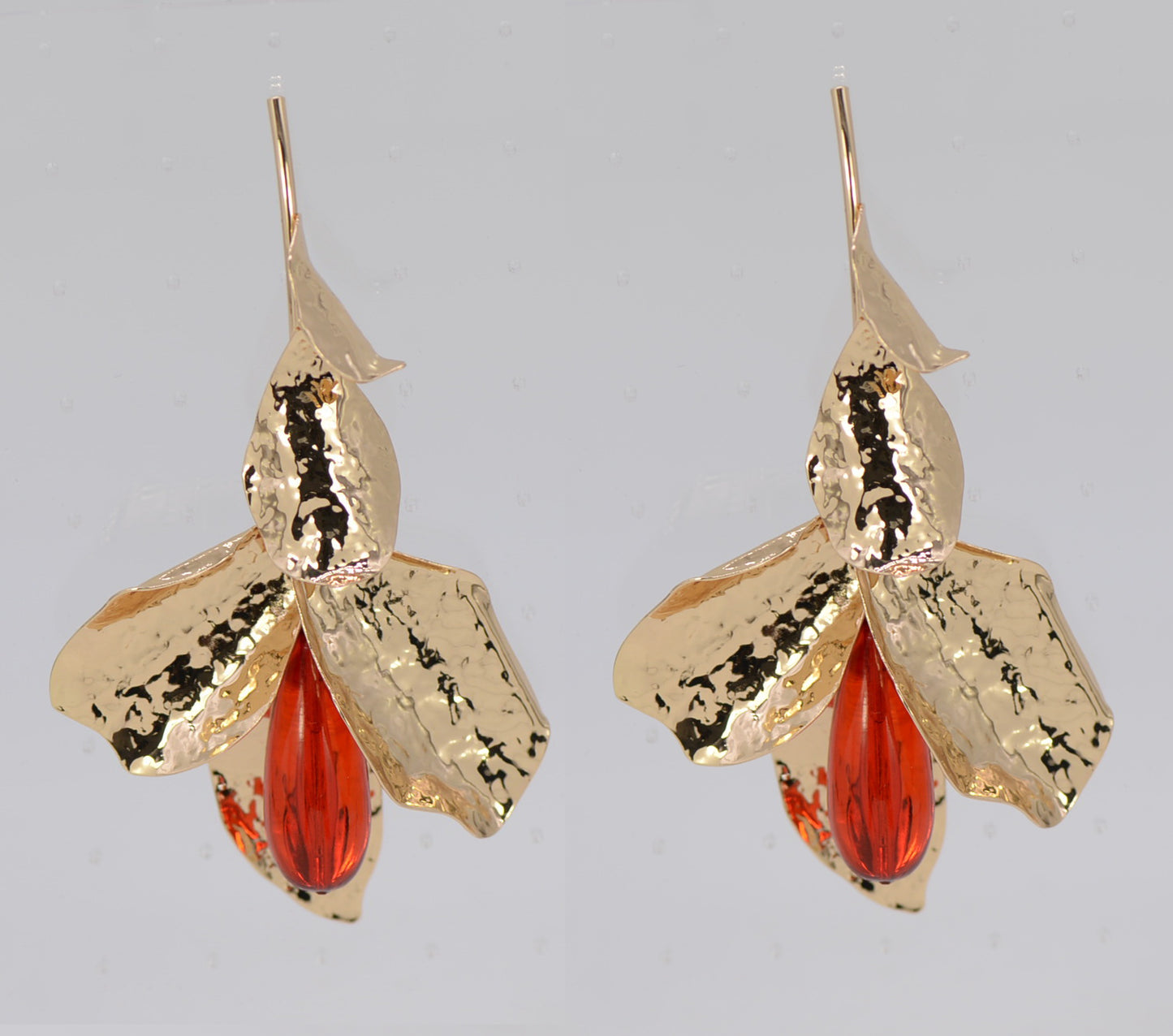 E0261 | Sculpted Petal Statement Earrings | 25E6079