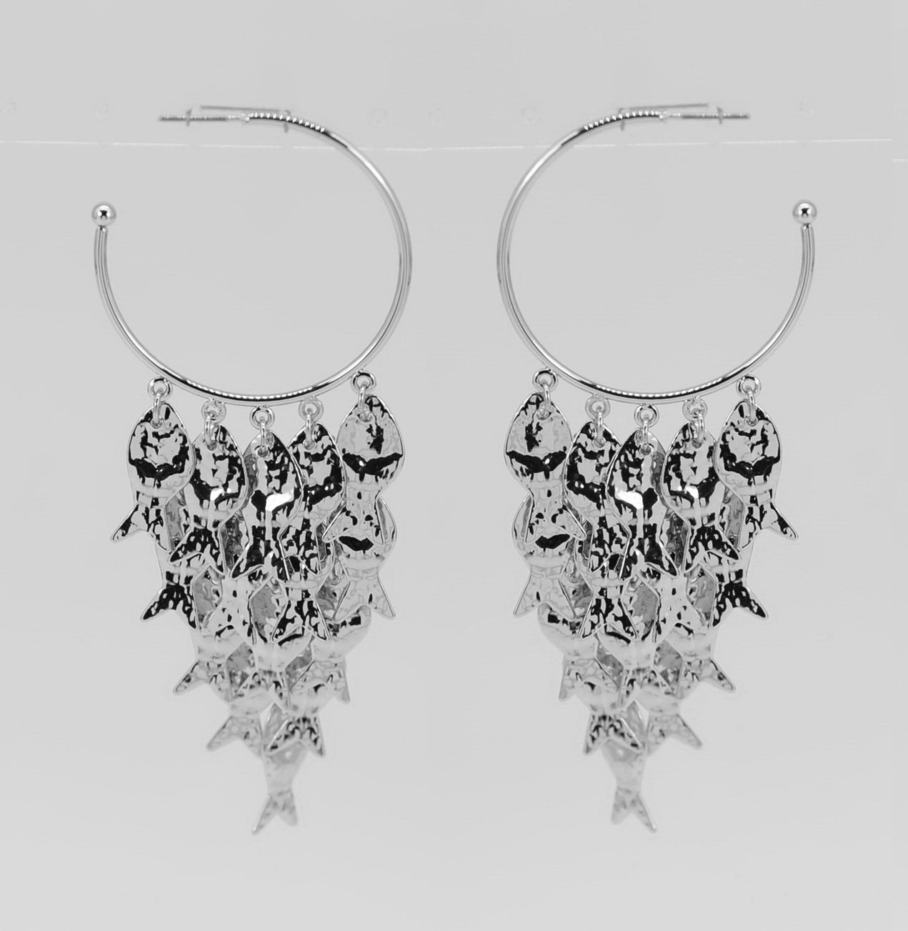 E0262 | Hammered Fish Drop Earrings | 25E6165