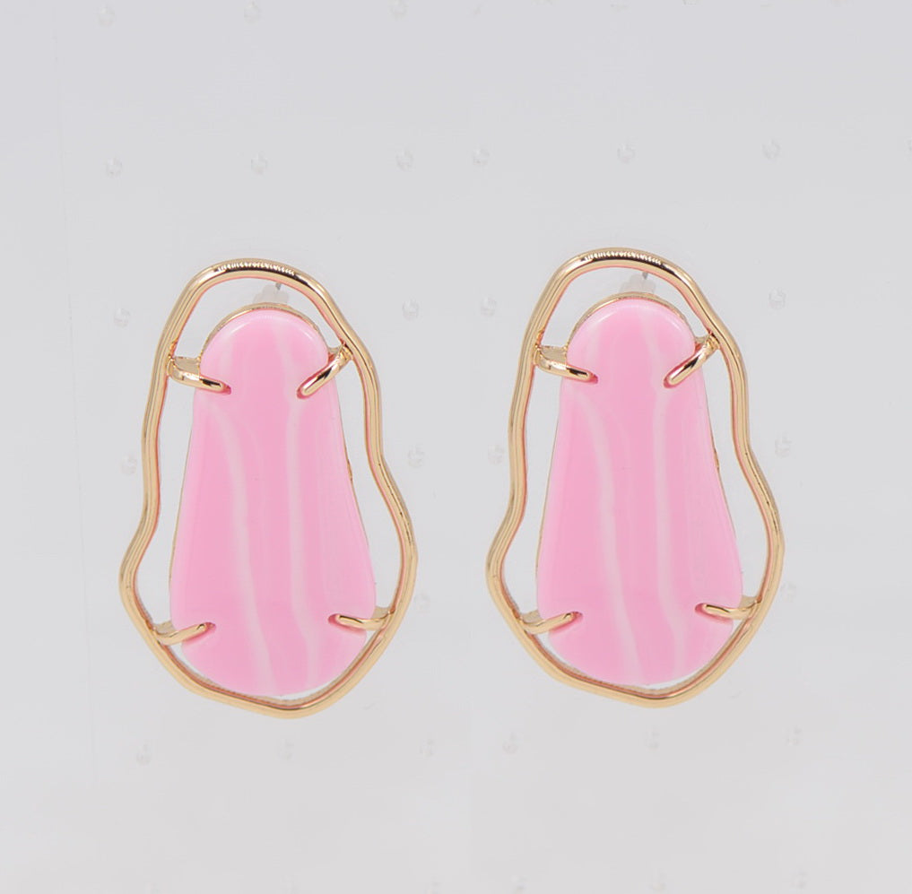 E0304 | Abstract Contour Stud Earrings | 25E6609