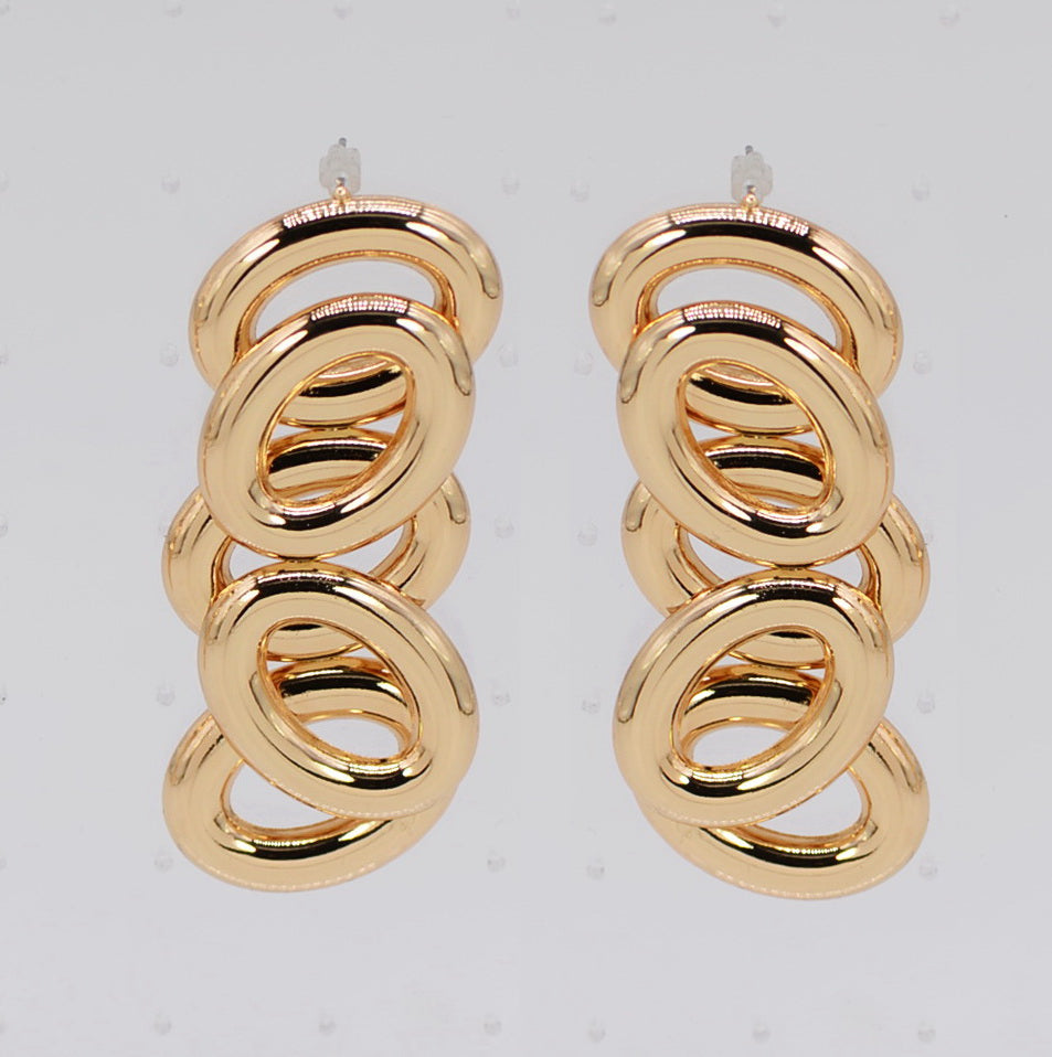 E0277 | Interlocking Ring Statement Earrings | 25E6744