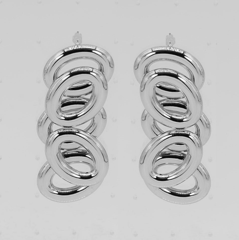 E0277 | Interlocking Ring Statement Earrings | 25E6744