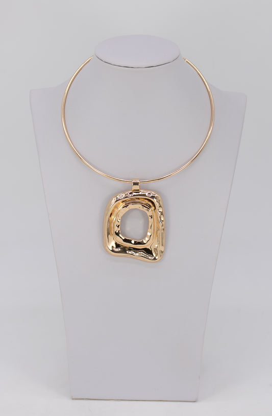 N5264 | Hammered Square Pendant Necklace | 25N1699