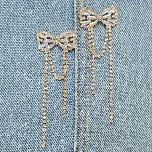 E1424 28007 Bowtie Dangle Earrings
