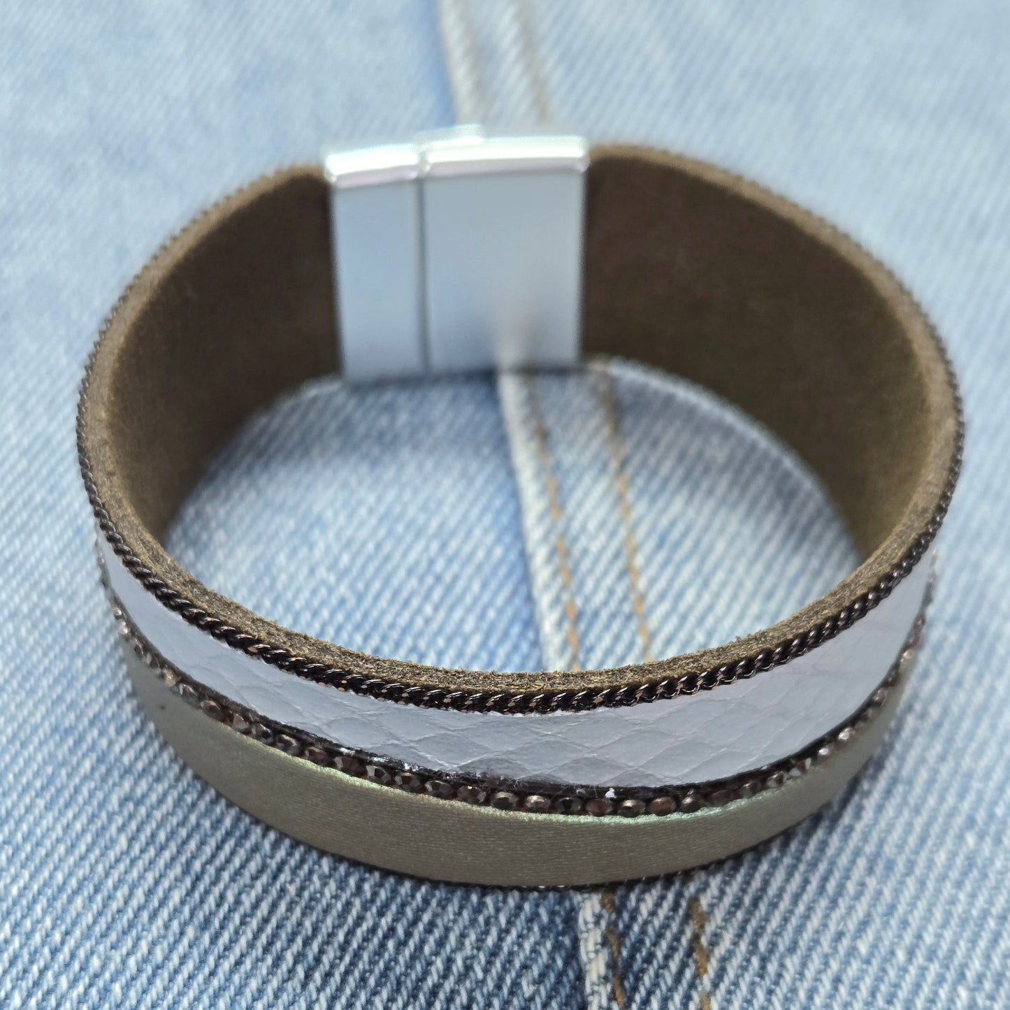 B0208 83844 Faux Leather Wrap Bracelet
