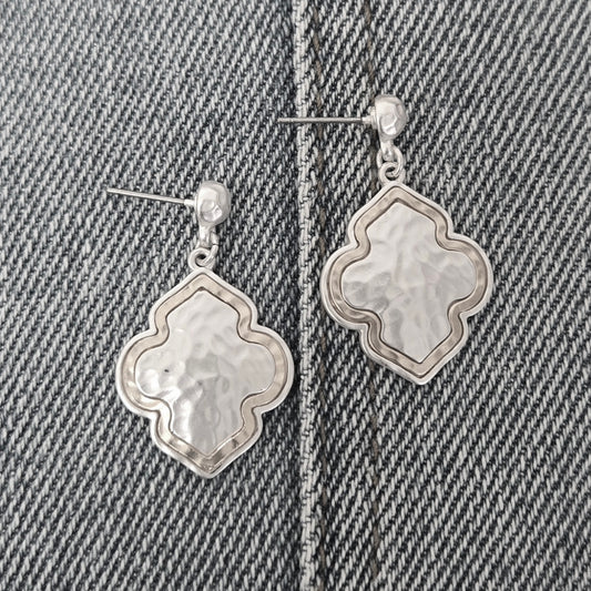 E1000 AE6242 Mini Clover Shape Drop Dangle Post Earrings