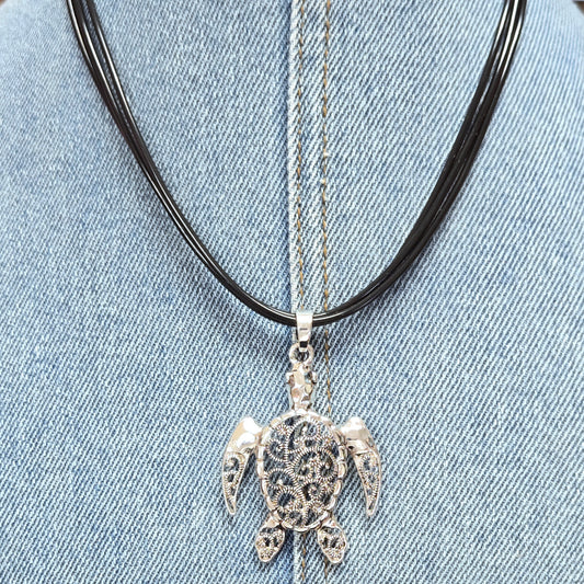 N0443 AS6521 Filigree Design Sea Life Turtle Shape Pendant Necklace