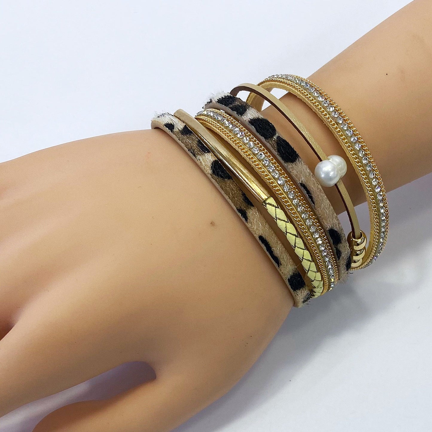 B0204 83849 Leopard Pattern Faux Leather Bracelet