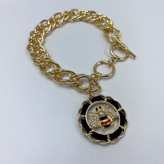 B0151 TB1074 Cuban Link Metal Chain Bracelet with Bee Design Circle Charm
