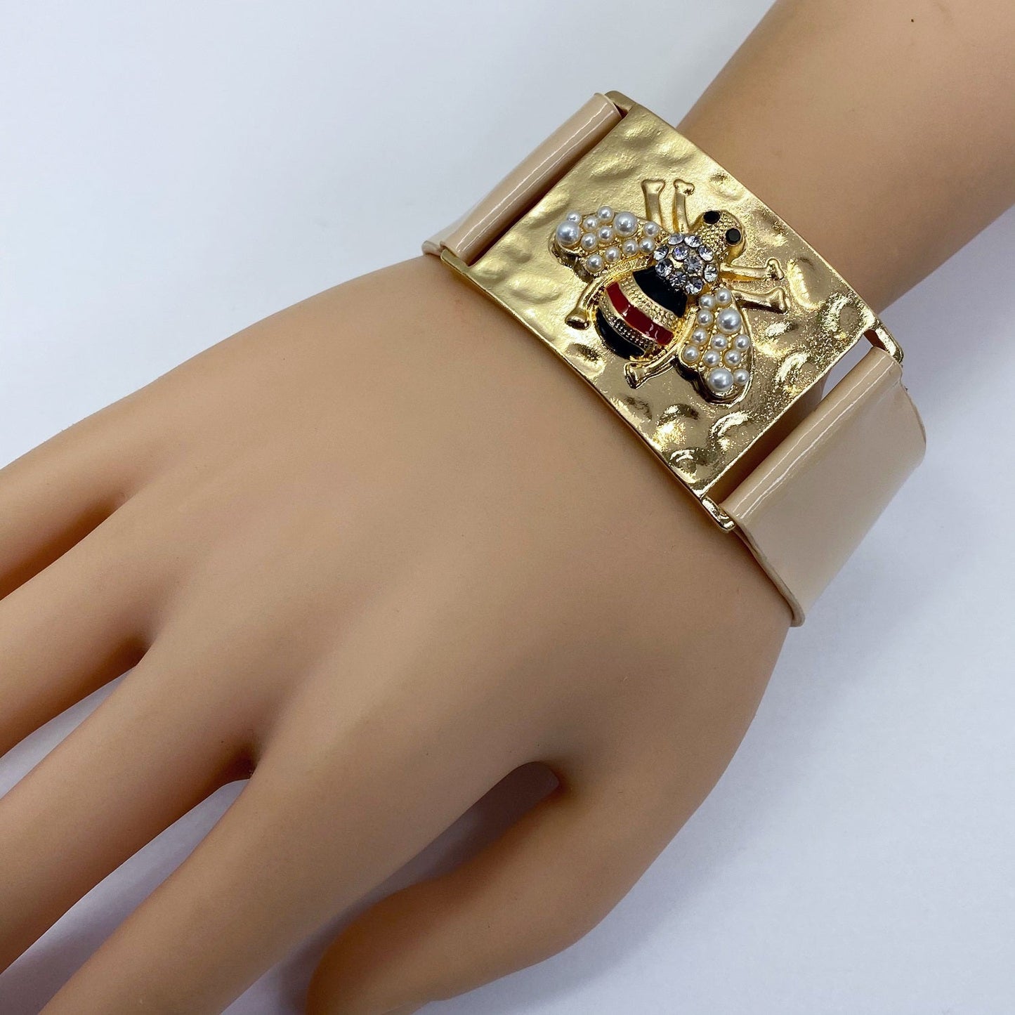 B0181 JCB2093 Bee Design Accented Faux Leather Bracelet