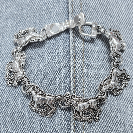 B0193 BB00779 Horse Linked Bracelet