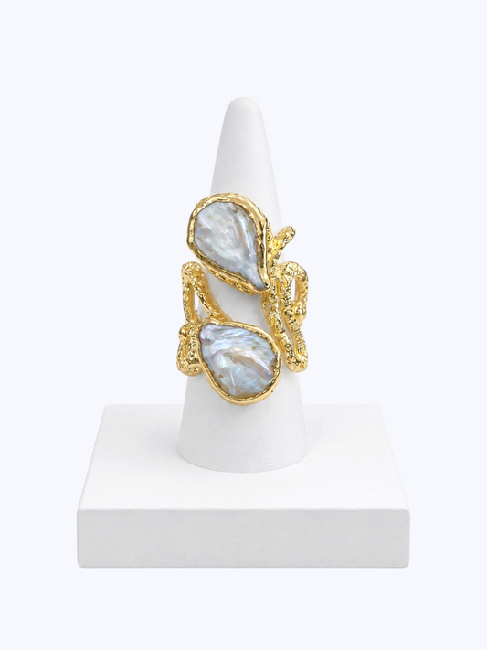 Elegant mother-of-pearl ring with a 14K gold | R0144