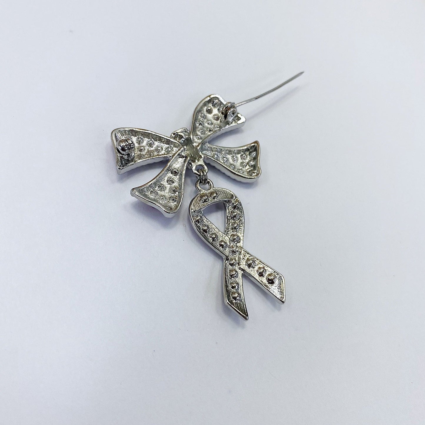 BR0049 | Crystal Awareness Ribbon Brooch | YM2016