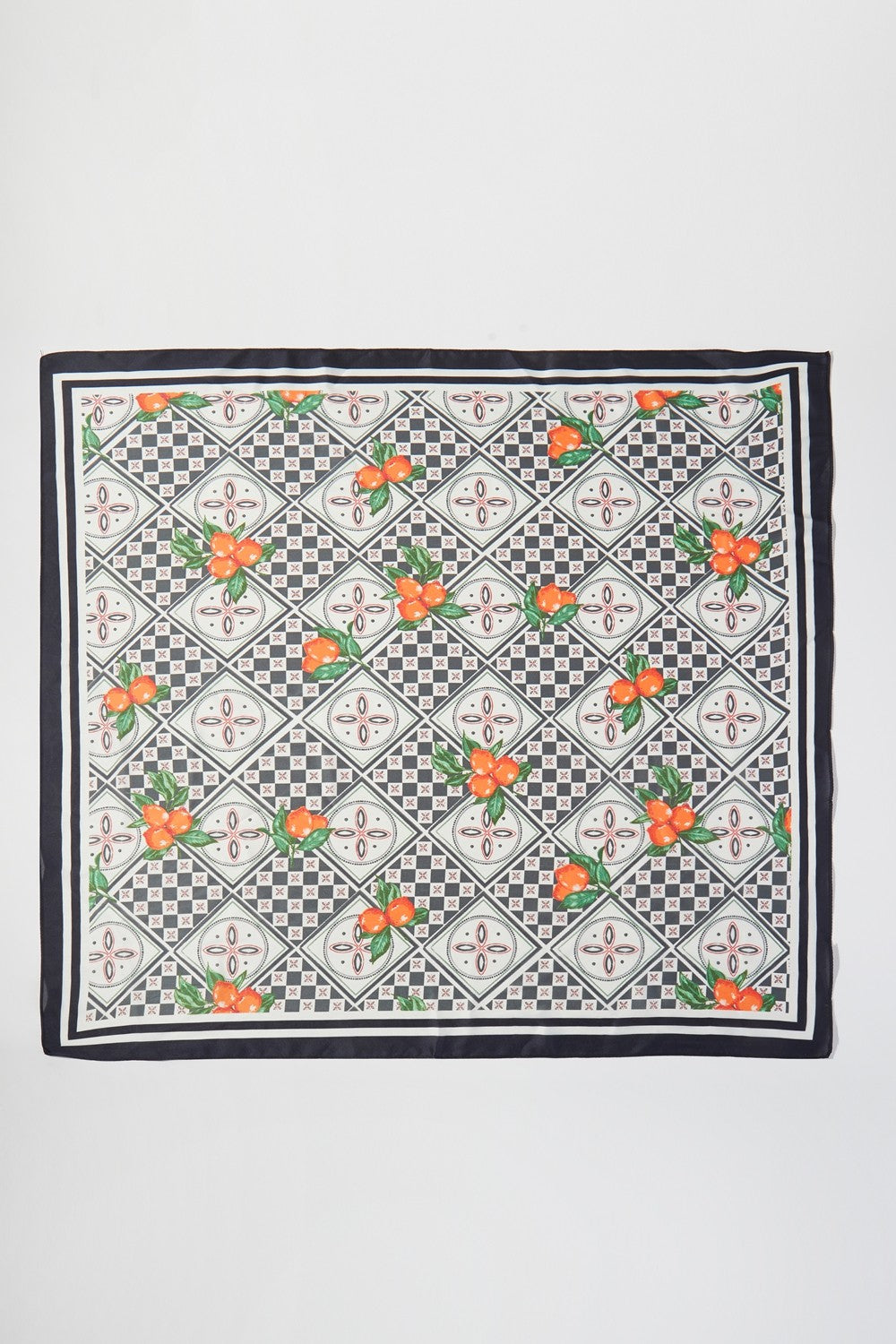 SS | Classic Graphic Neck Scarf | BS0132
