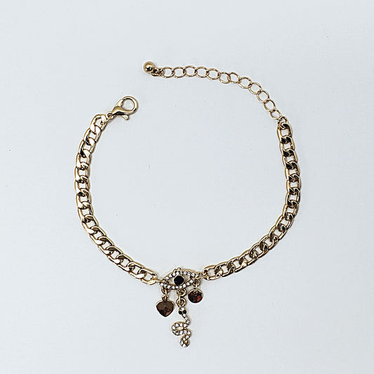 B0232 CB1054 Charm Bracelet