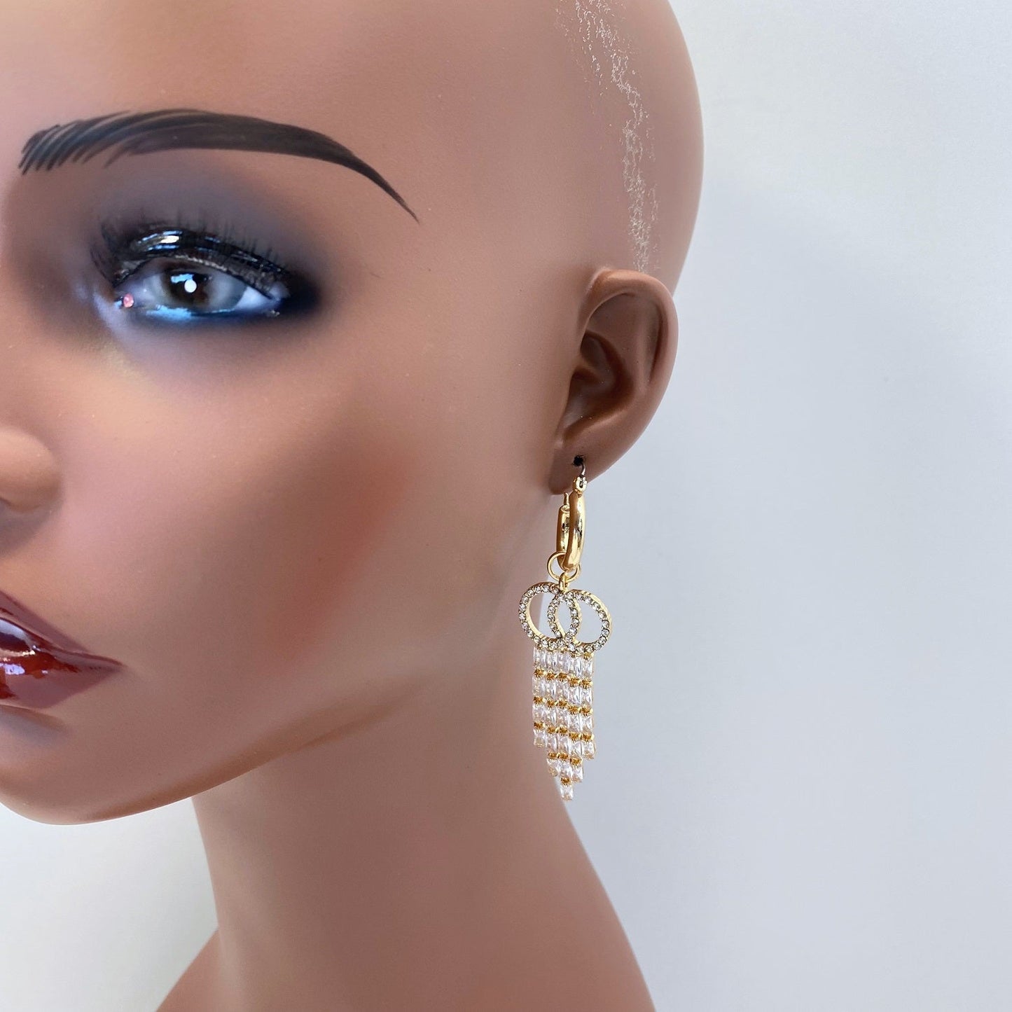 E1770 | Crystal Cascade Earrings | 25E2209