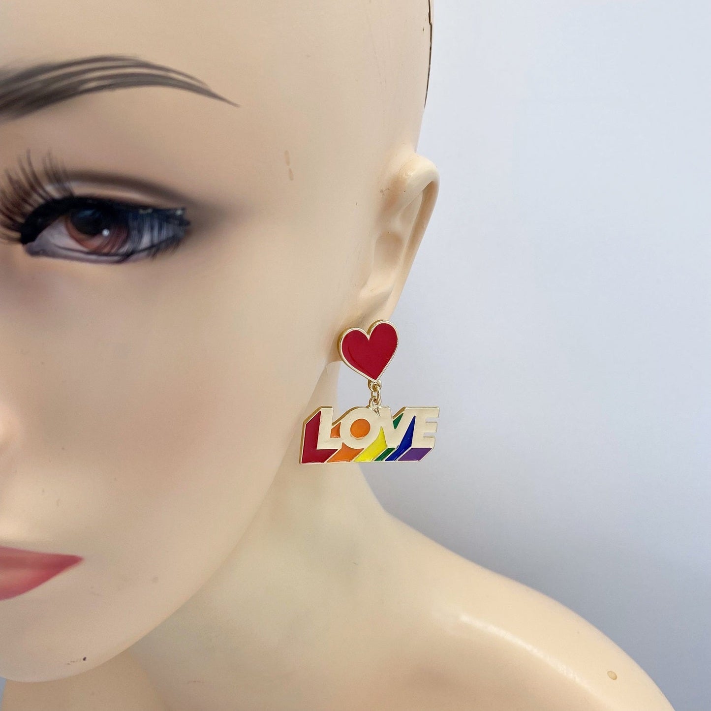E0099 | Heart + Love Earrings | ME10662