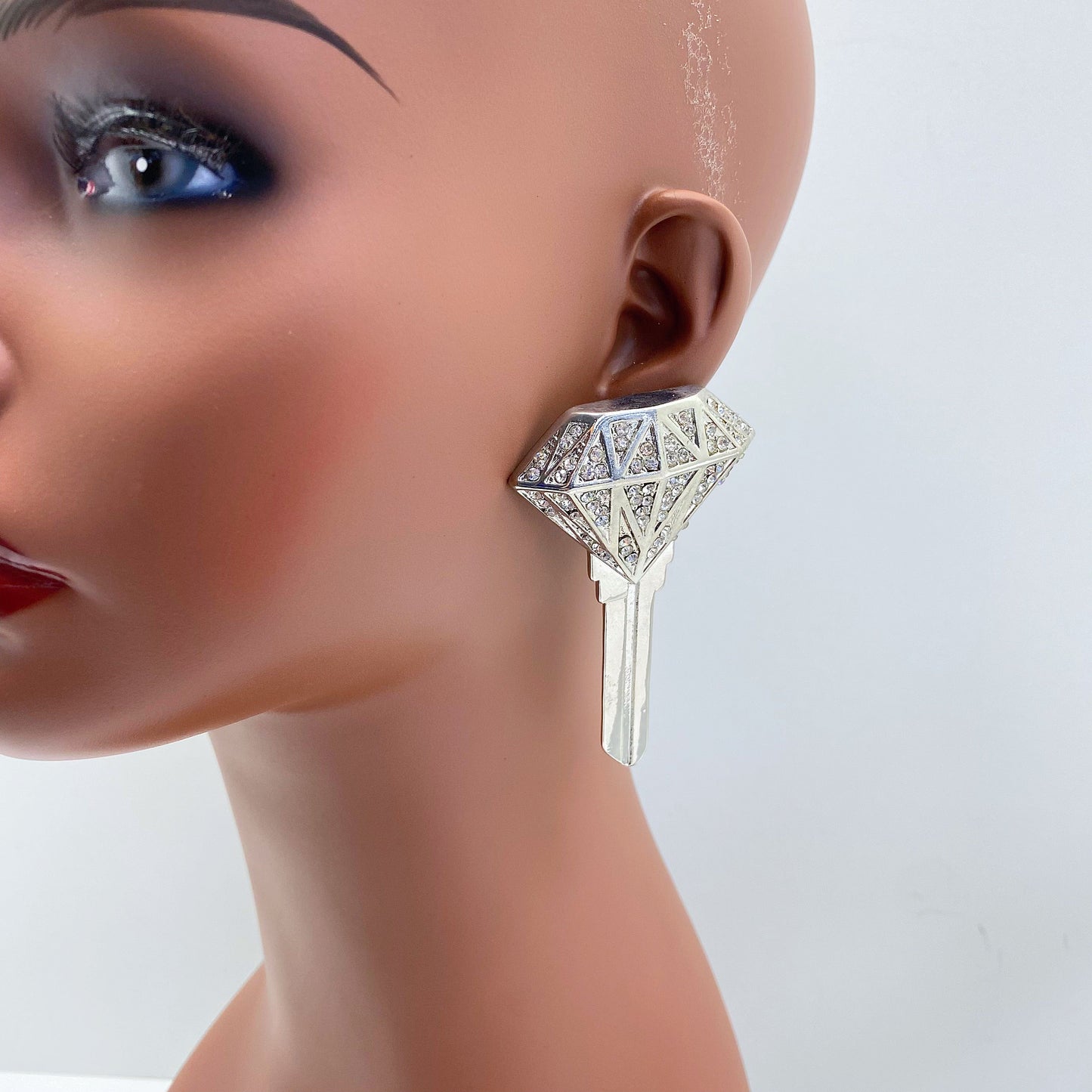 E1719 DE1002 Key Drop Earrings