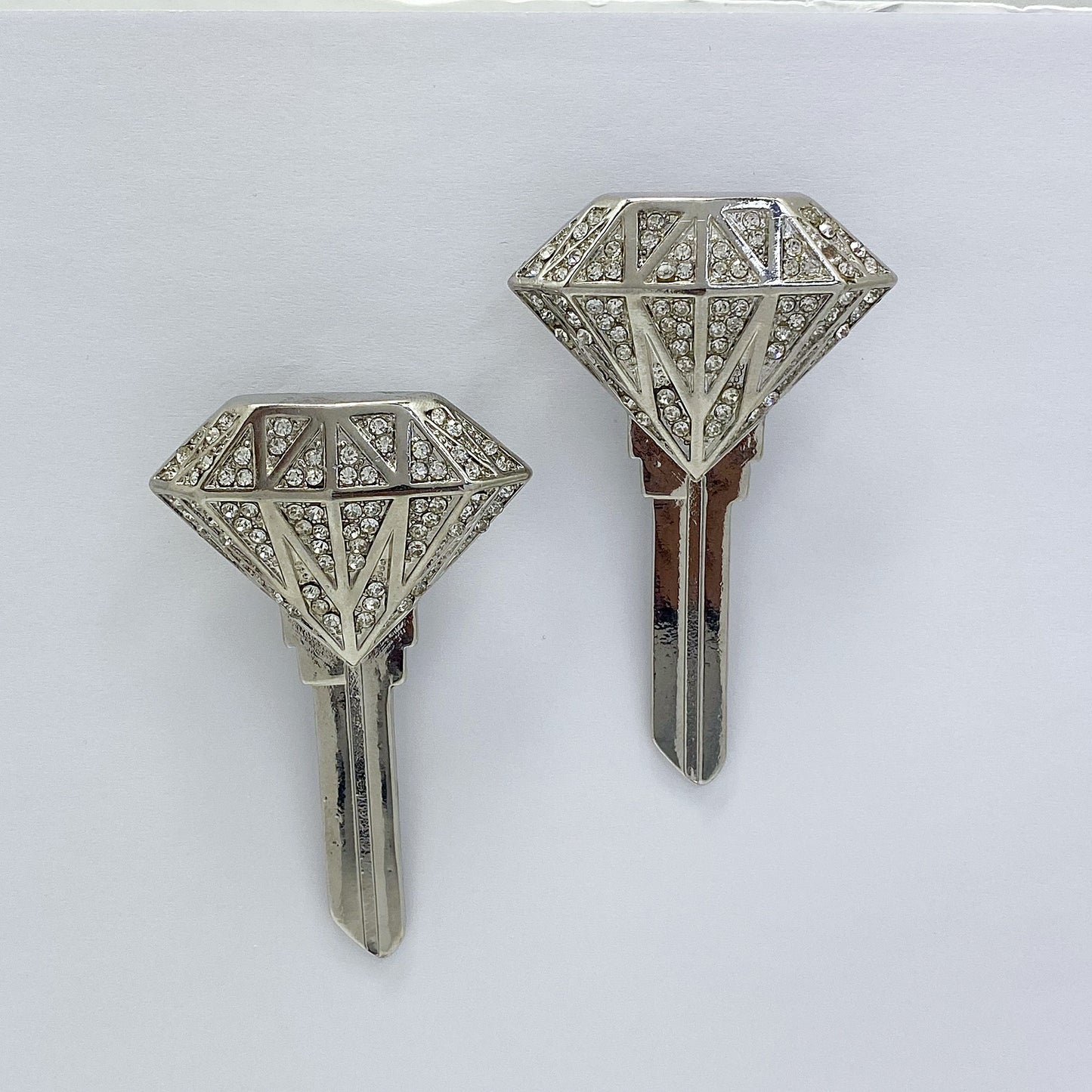 E1719 DE1002 Key Drop Earrings