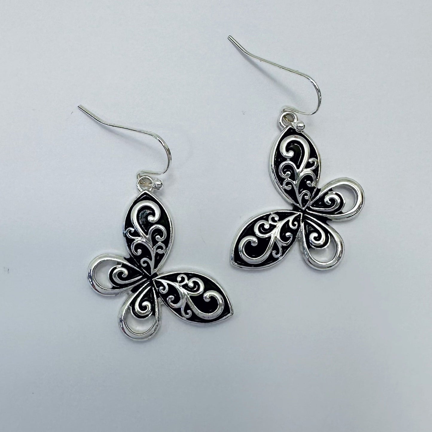 E0965 AE7156 Filigree Design Animal Butterfly Shape Drop Dangle Hook Earrings