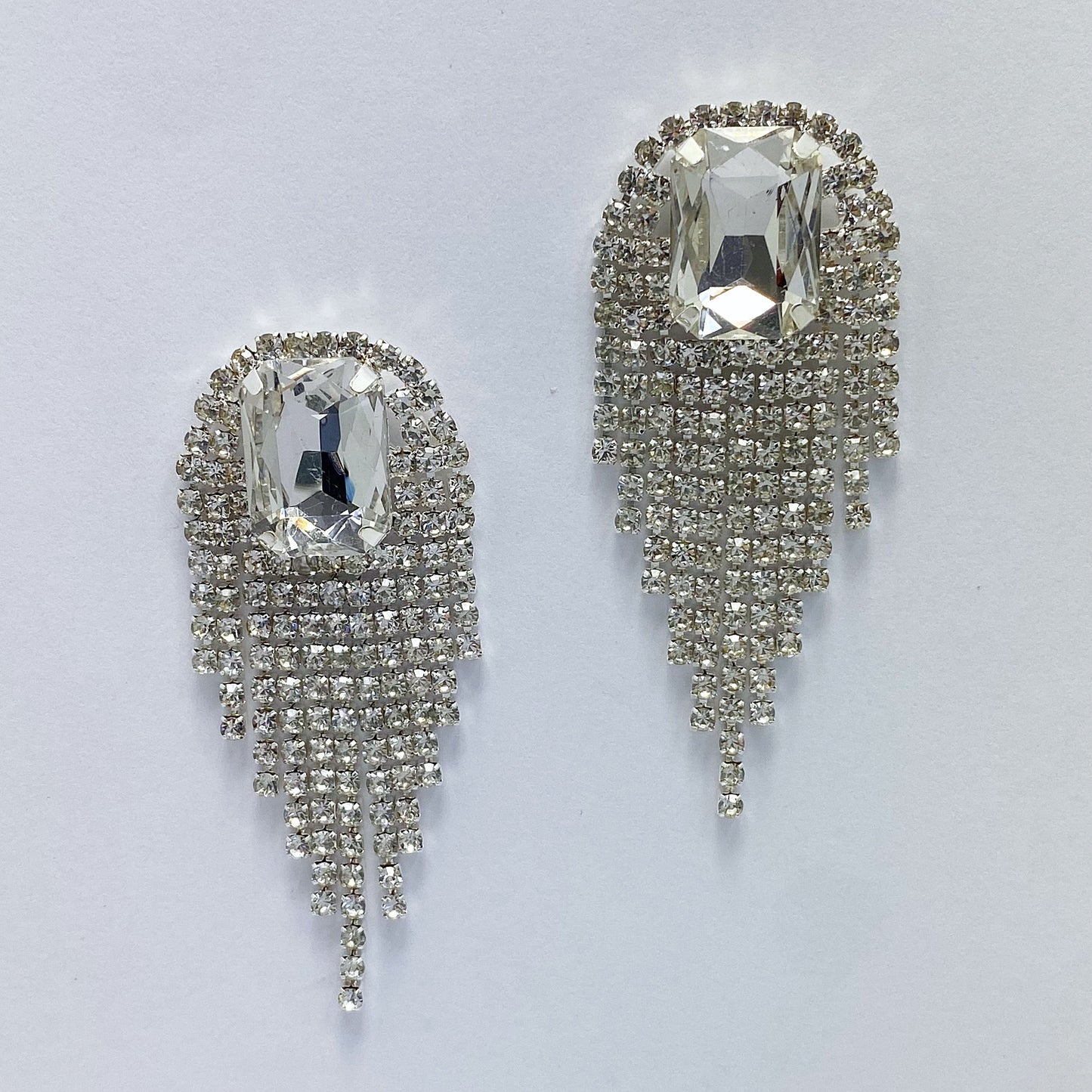 E1411 27895 Drop Dangle Post Earrings