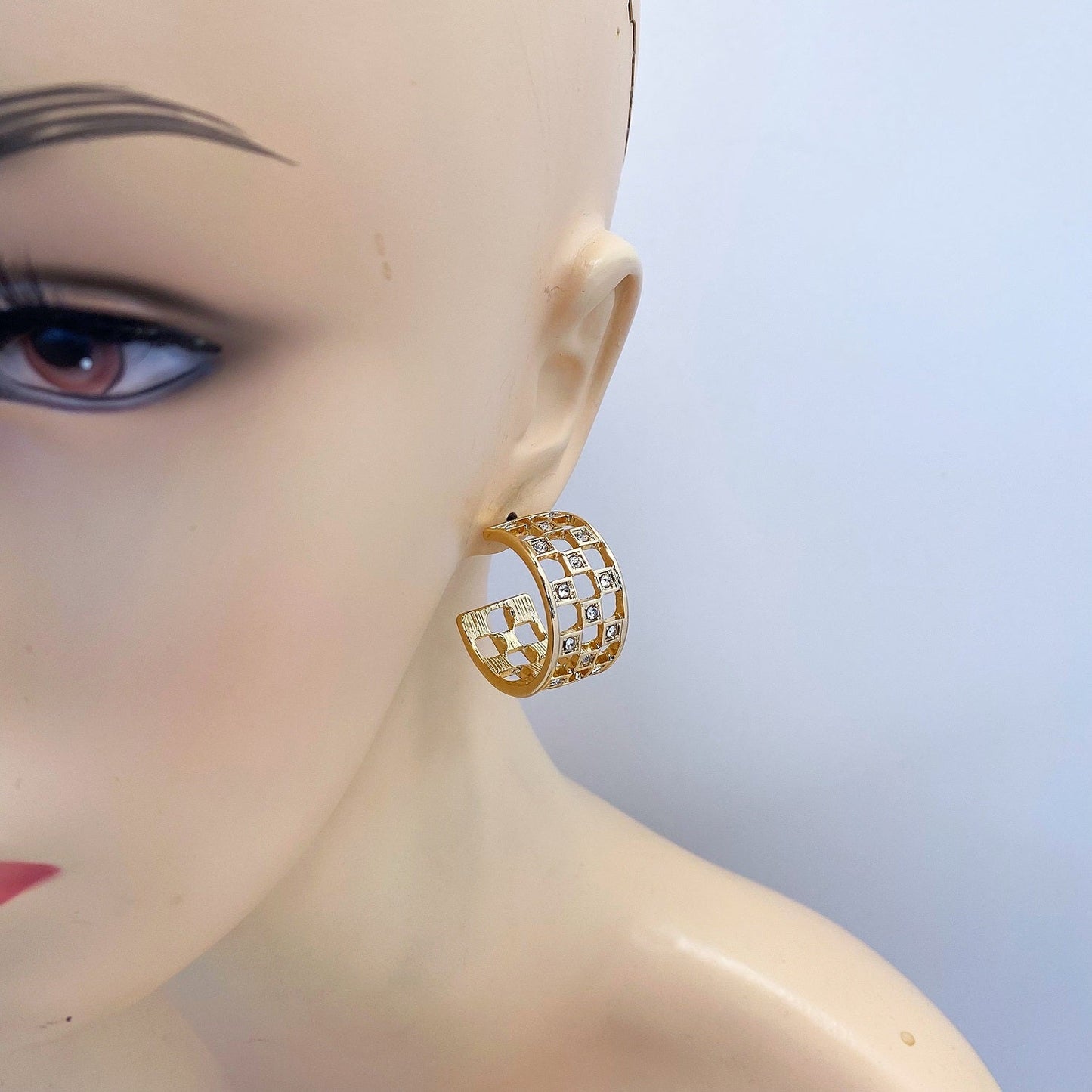 E1109 25E2211 Open Circle Round Shape Mini Hoop Style Post Earrings