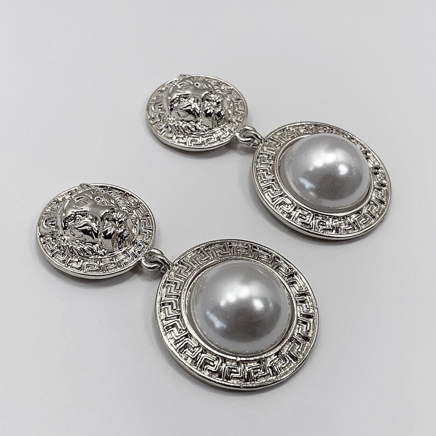 E1036 25E1980 Animal Lion Design Drop Dangle Post Earrings