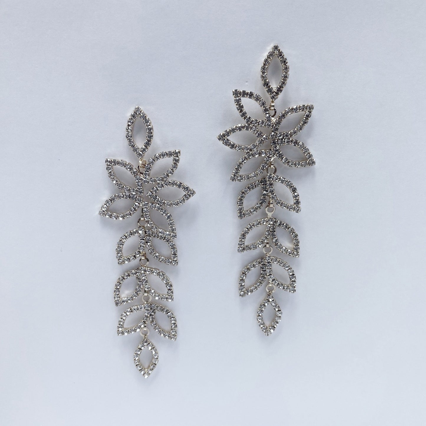 E1386 27891 Drop Dangle Post Earrings