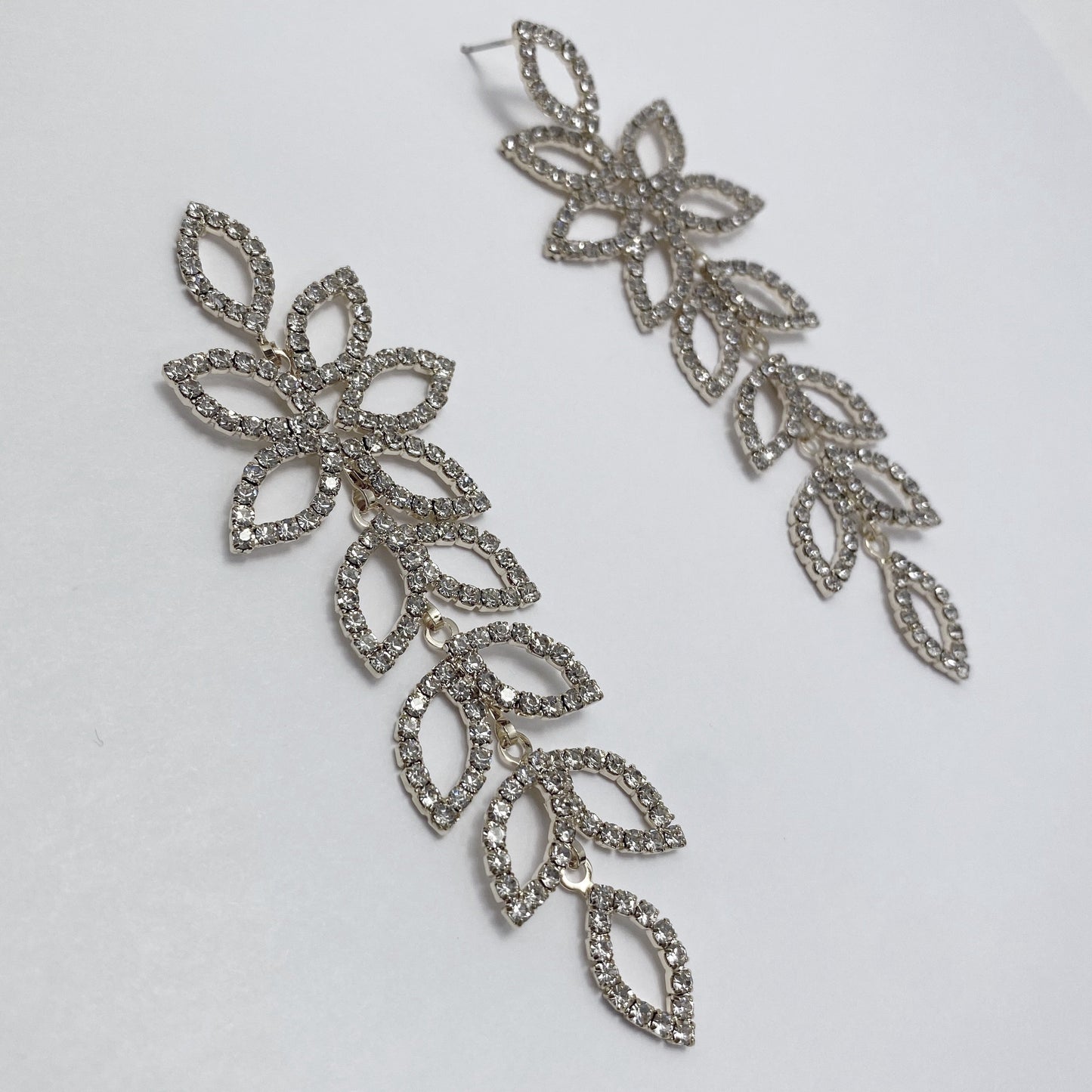 E1386 27891 Drop Dangle Post Earrings