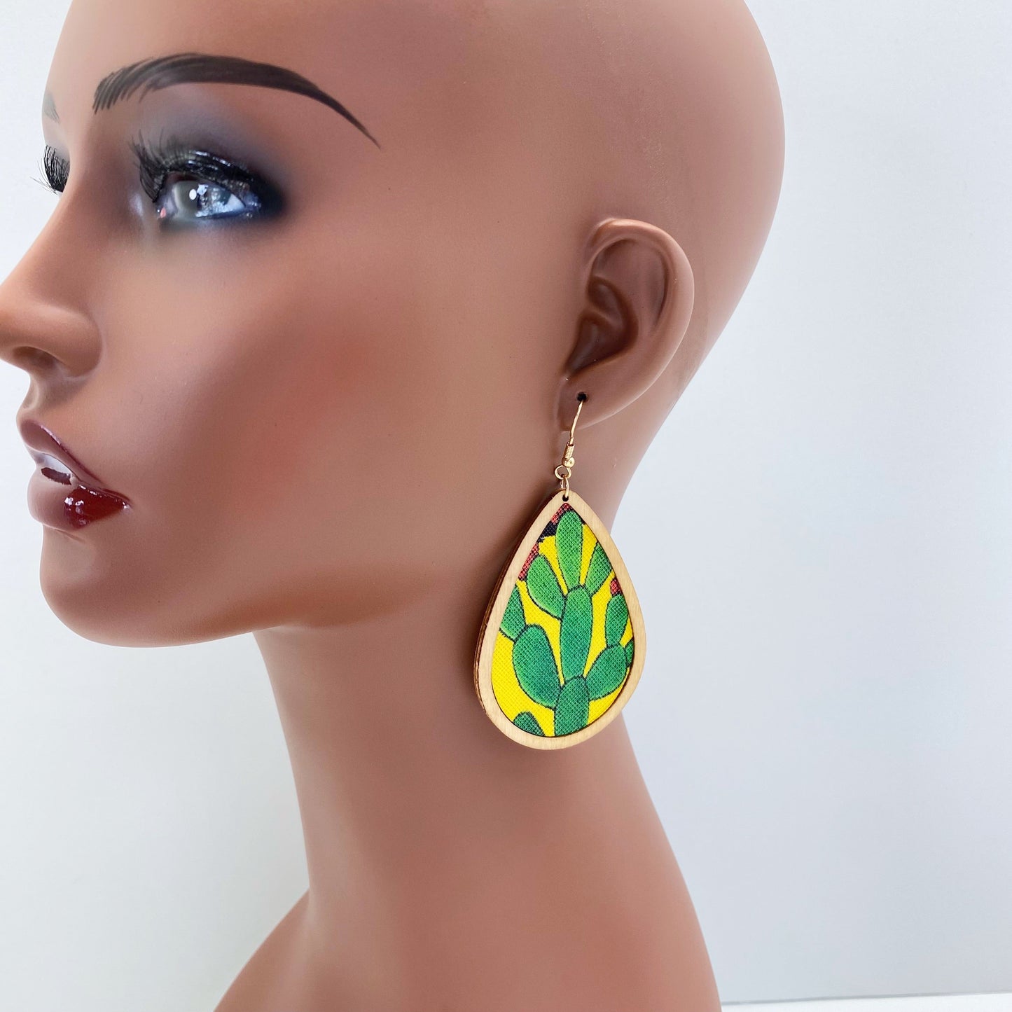 E1192 FER3064 Cactus Teardrop Shape Dangle Wooden Earrings