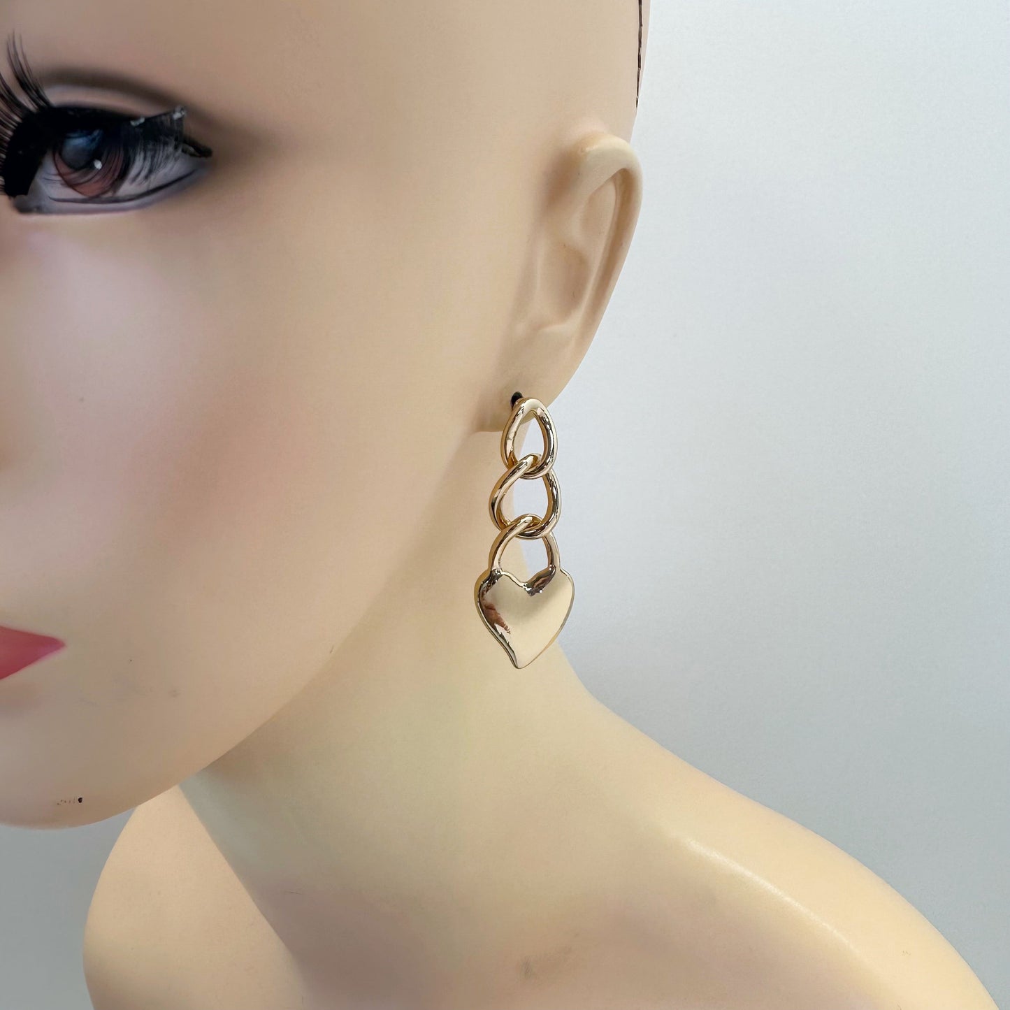 E1672 25E1474 Love Dangle Earrings