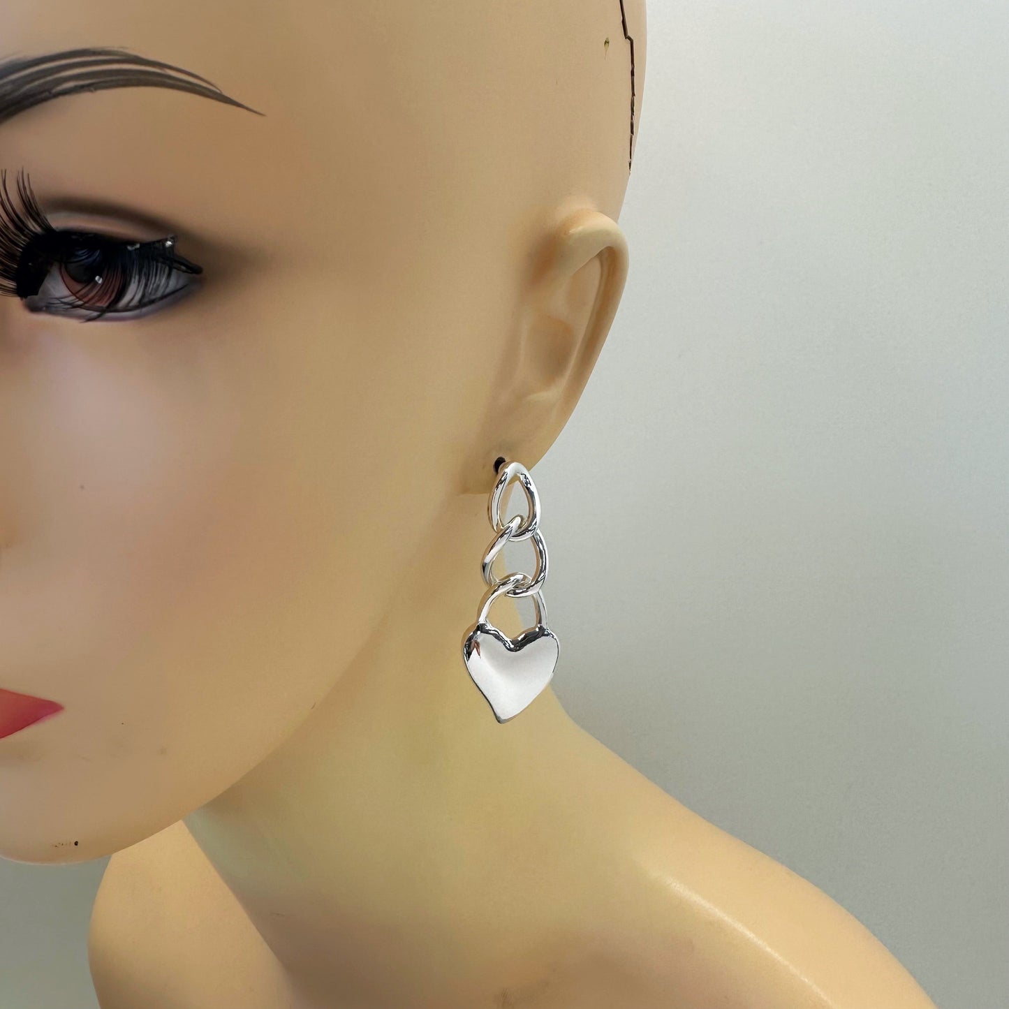 E1672 25E1474 Love Dangle Earrings