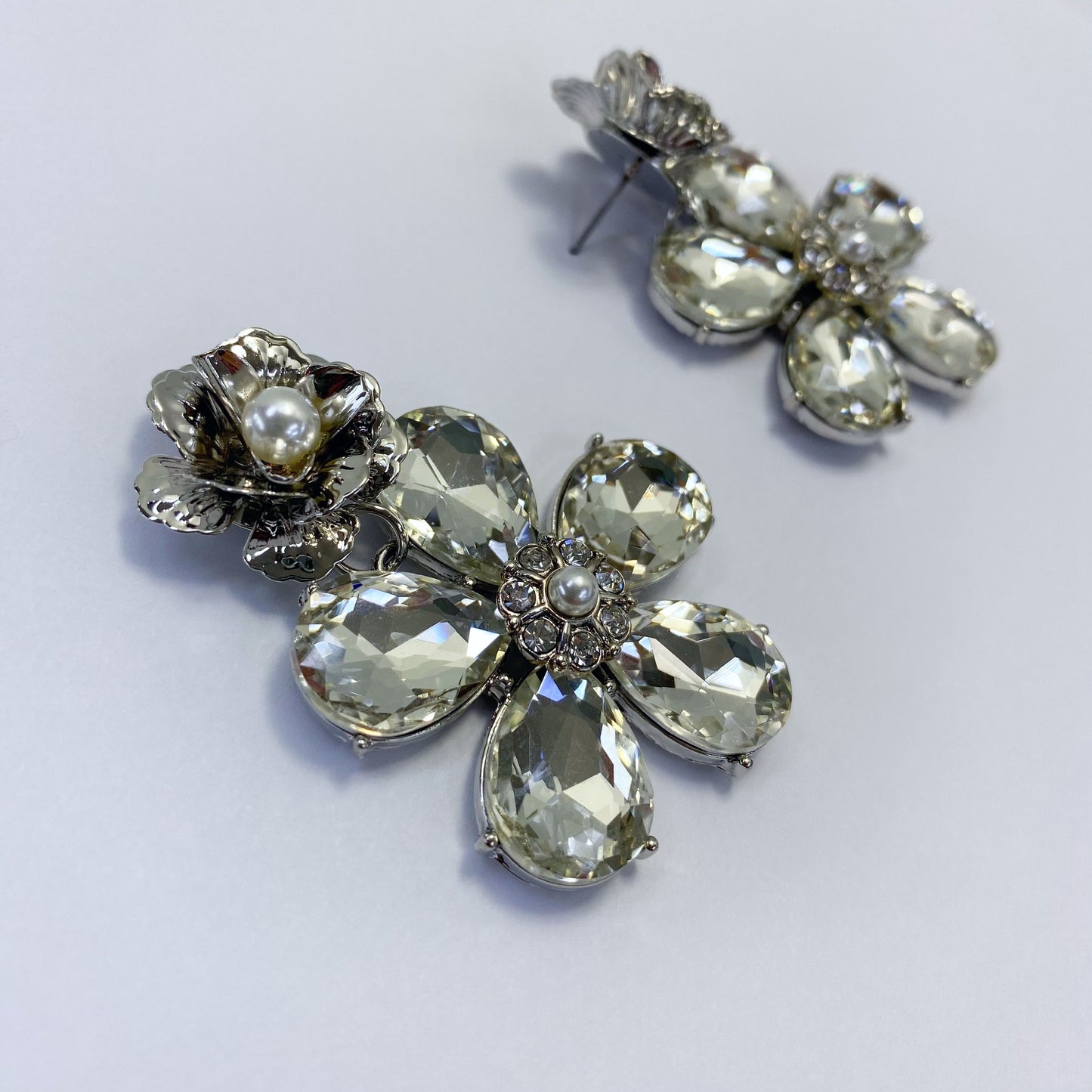 E1670 KE4058 Flower Dangle Earrings