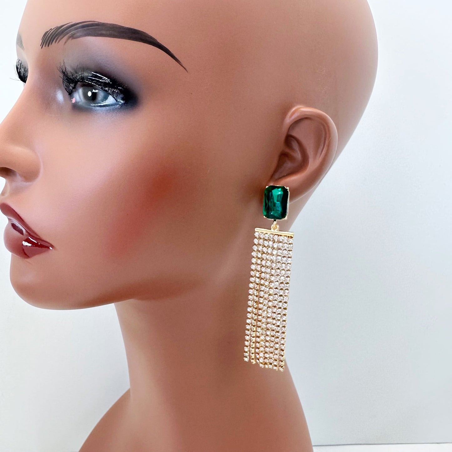 E1767 | Emerald Tassel Earrings | 25E2346