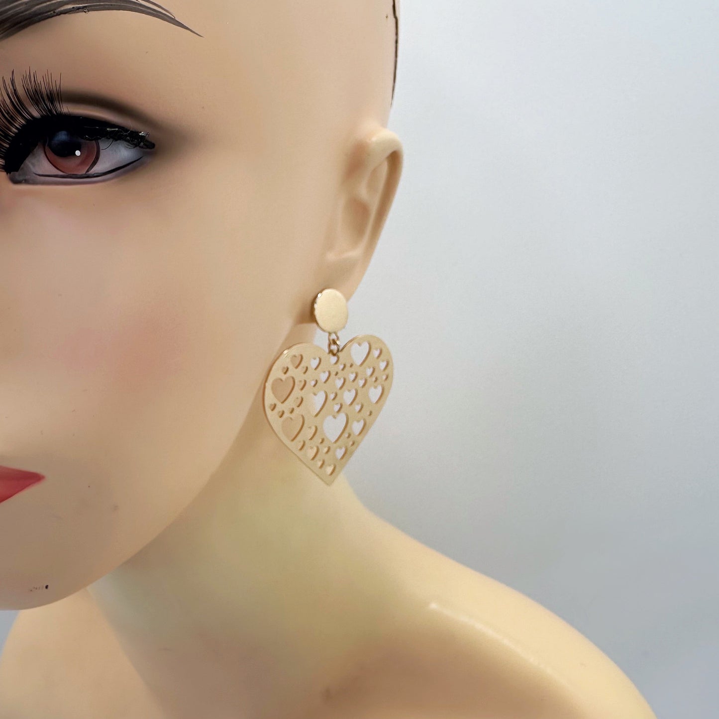 E1764 | Filigree Heart Earrings | 25E2888