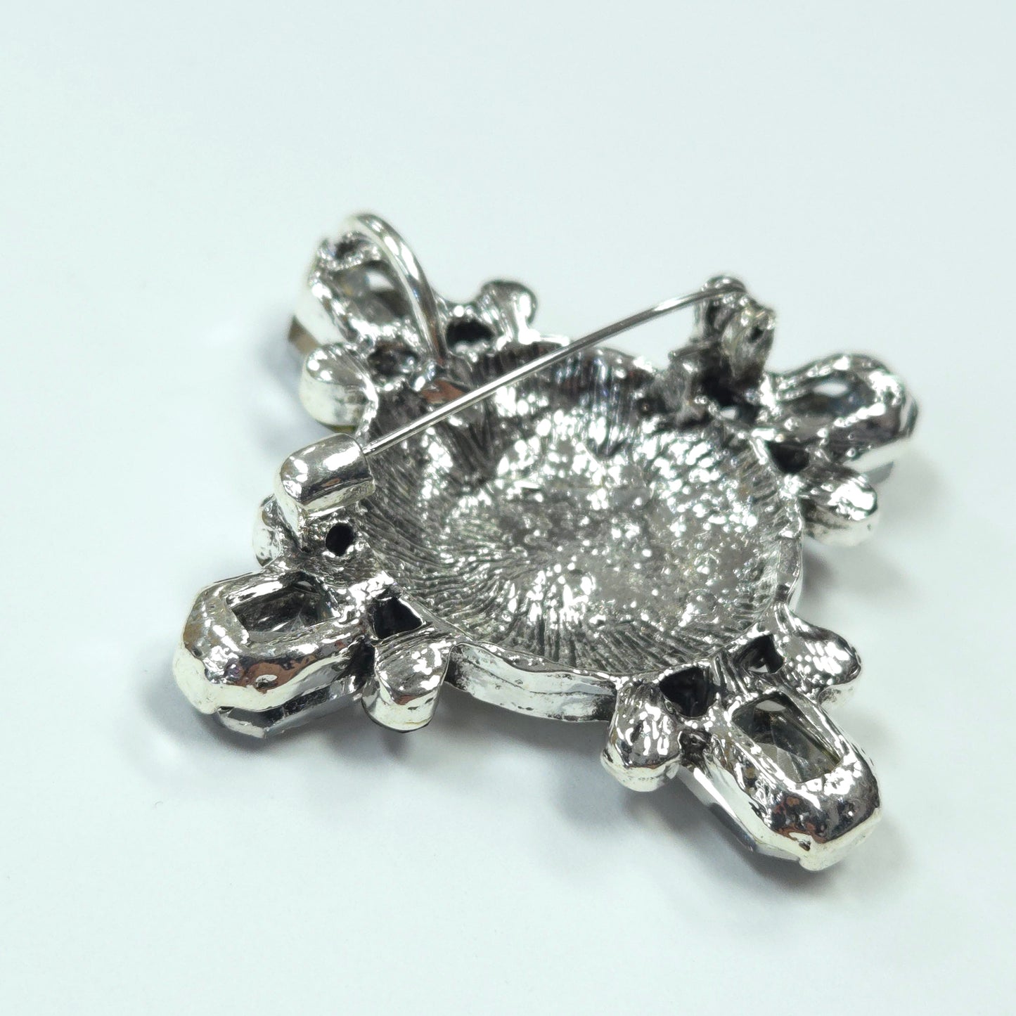 BR0221 GBR1201 Brooch