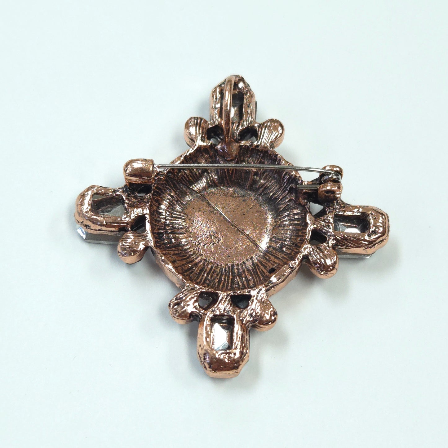 BR0221 GBR1201 Brooch