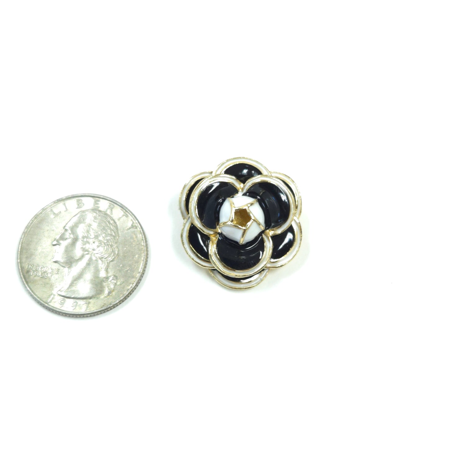 BR0243 |  Tiny Sculpted Floral Enamel Brooch | GBR1223