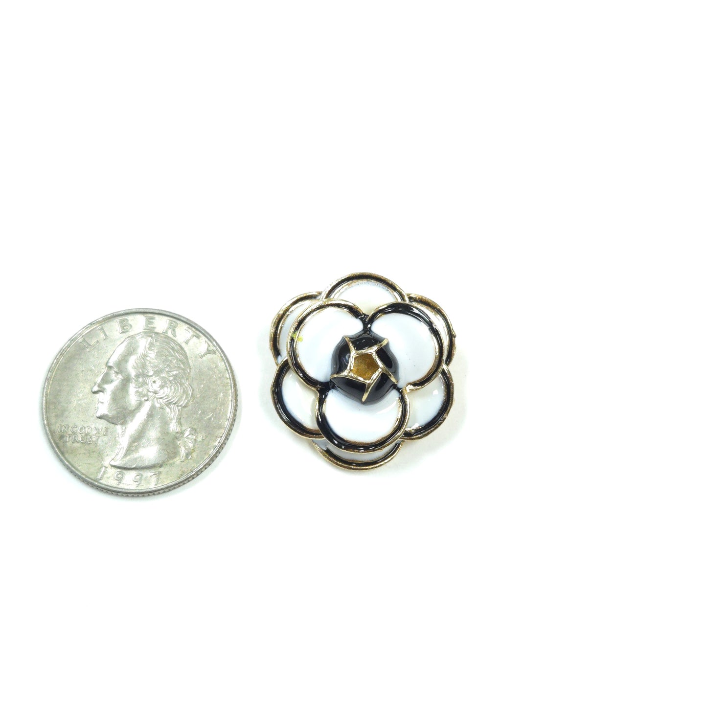 BR0243 |  Tiny Sculpted Floral Enamel Brooch | GBR1223
