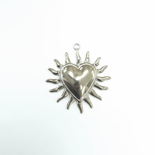 C0251 | Flaming Heart Charm | GC1114