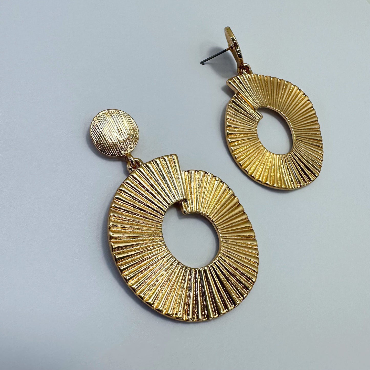 E1756 | Gold Sunburst Earrings | 78E4523