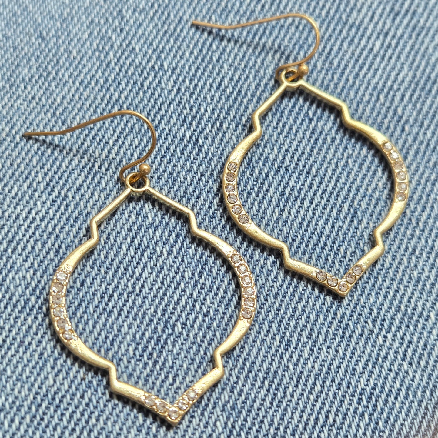 E1157 HE3121 Quatrefoil Design Drop Dangle Hook Earrings