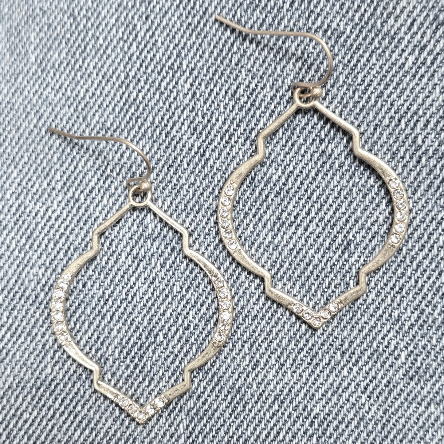E1157 HE3121 Quatrefoil Design Drop Dangle Hook Earrings