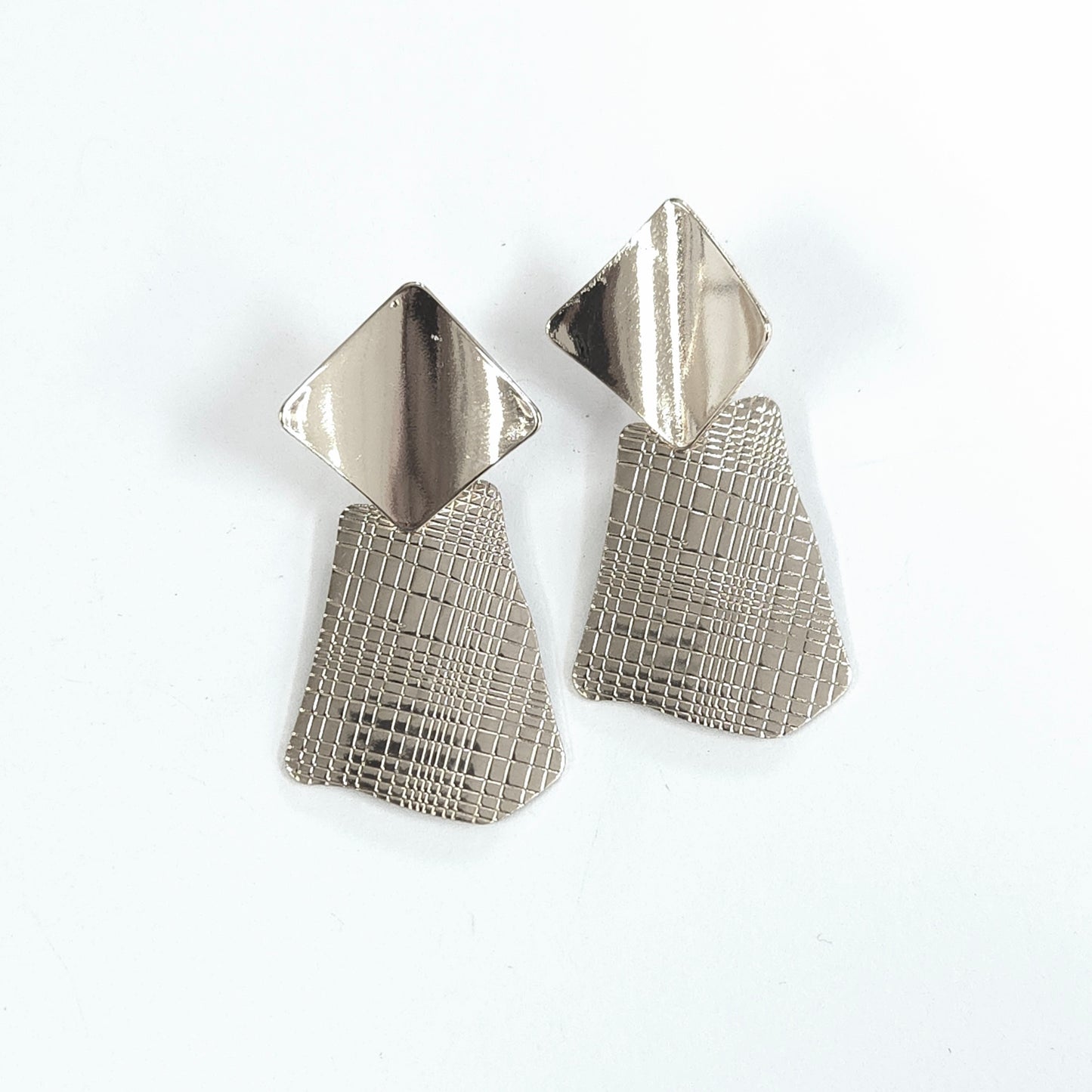 E1747 KE5300 Drop Dangle Earrings