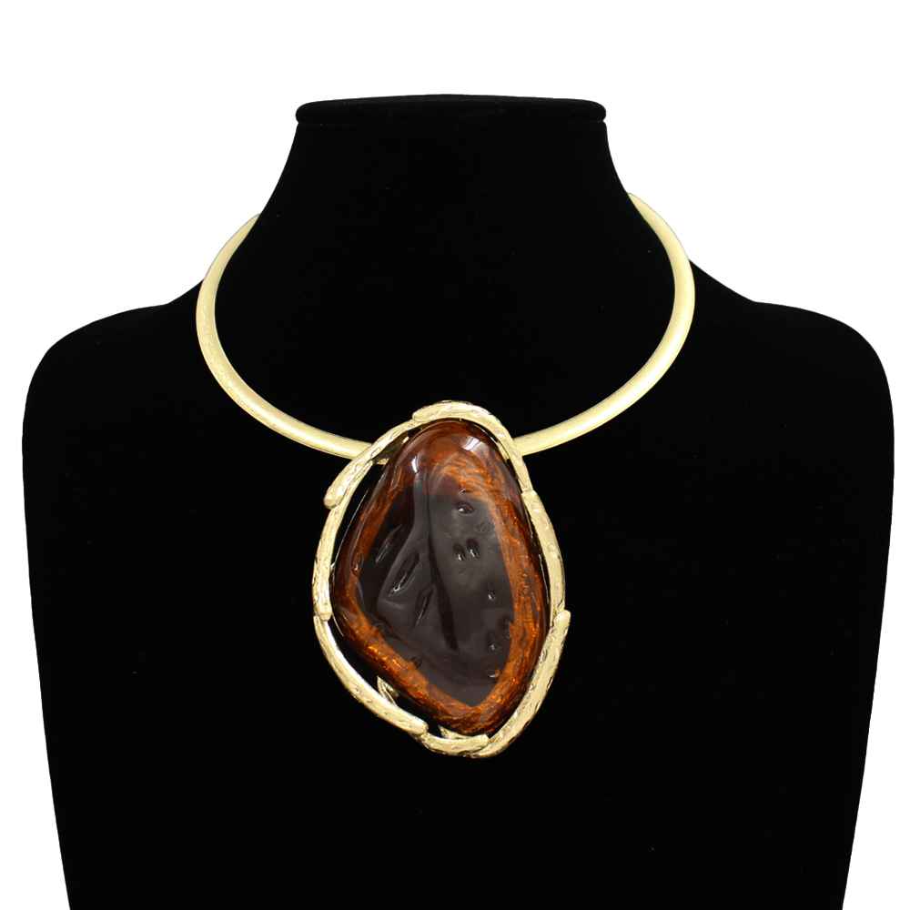 Oversized Textured Pendant Collar Necklace | N5405