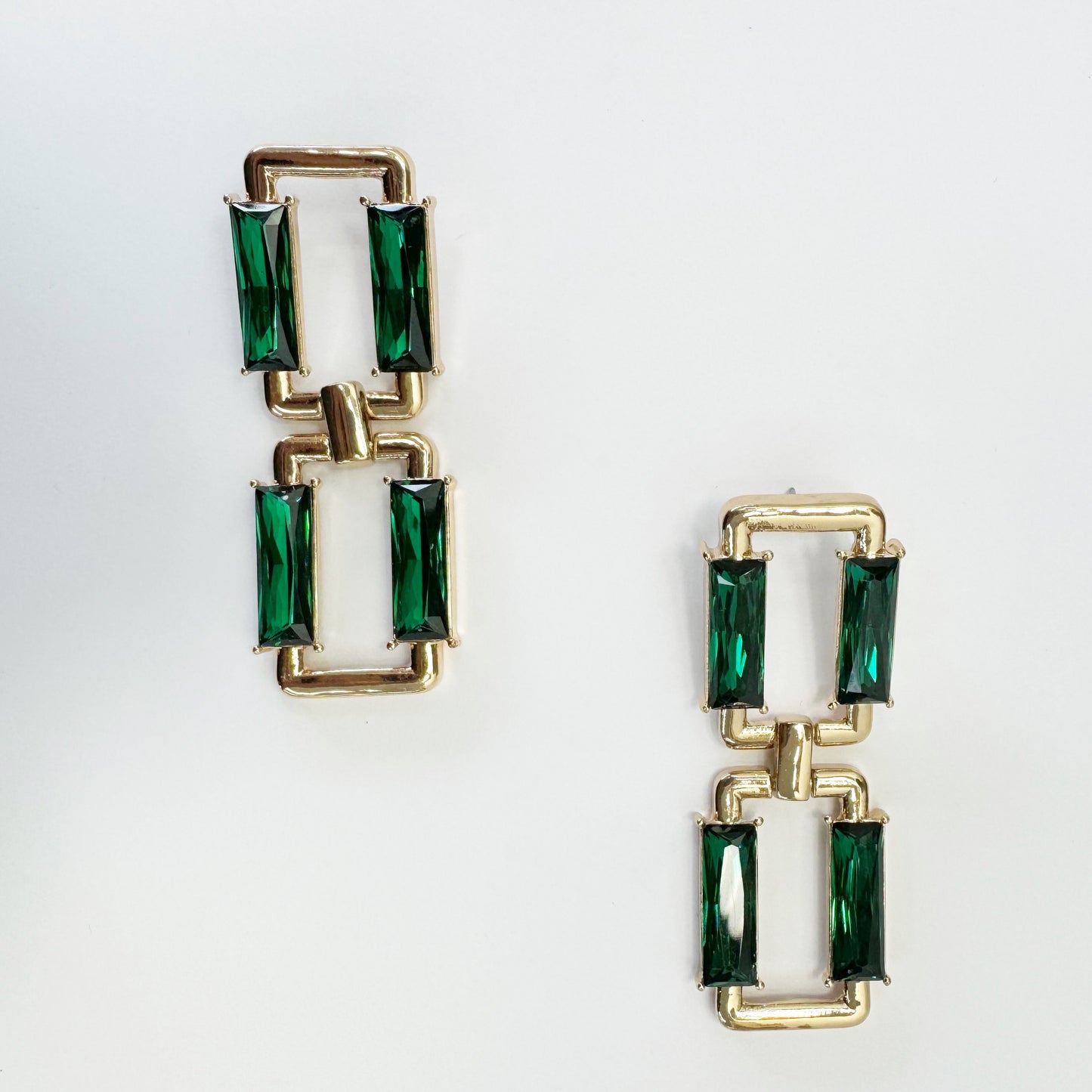 E0126 | Linked Crystal Earrings | 25E4897